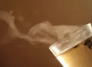 “热水比冷水结冰更快”的姆潘巴效应终获解释：一场颠覆热力学常识的科学突破