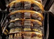 谷歌Willow芯片突破量子纠错阈值：开启实用化量子计算新时代